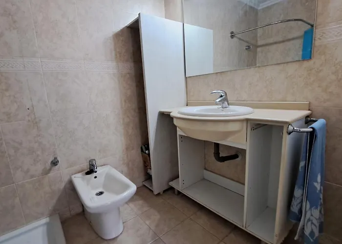 Piso Cerca De La Playa En En El Mediterraneo Real *